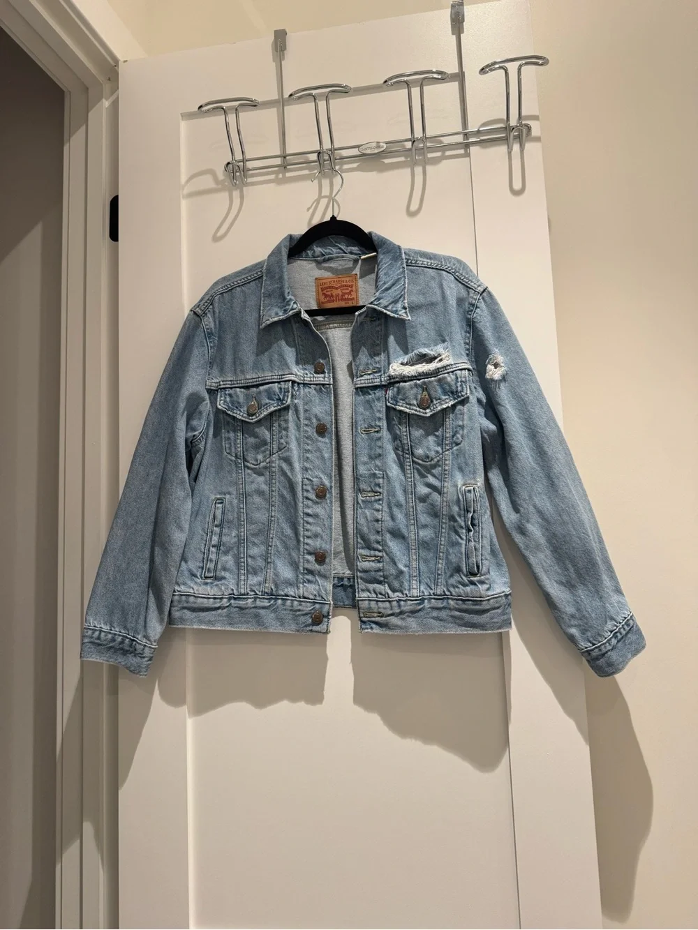 Levi’s Ex-Boyfriend Trucker Jacket Distressed Denim Large Light Wash